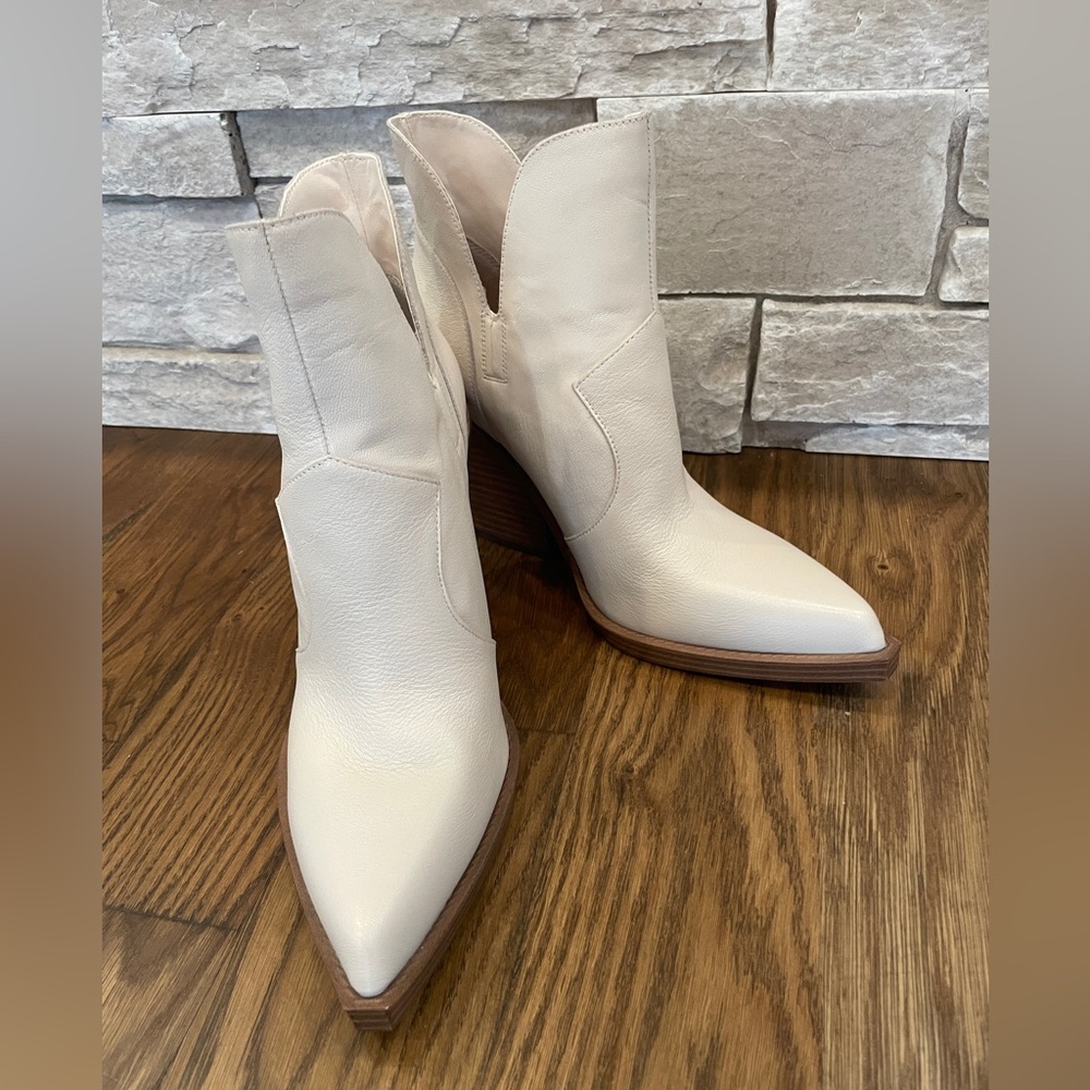 Jessica Simpson cream leather slip-on bootie